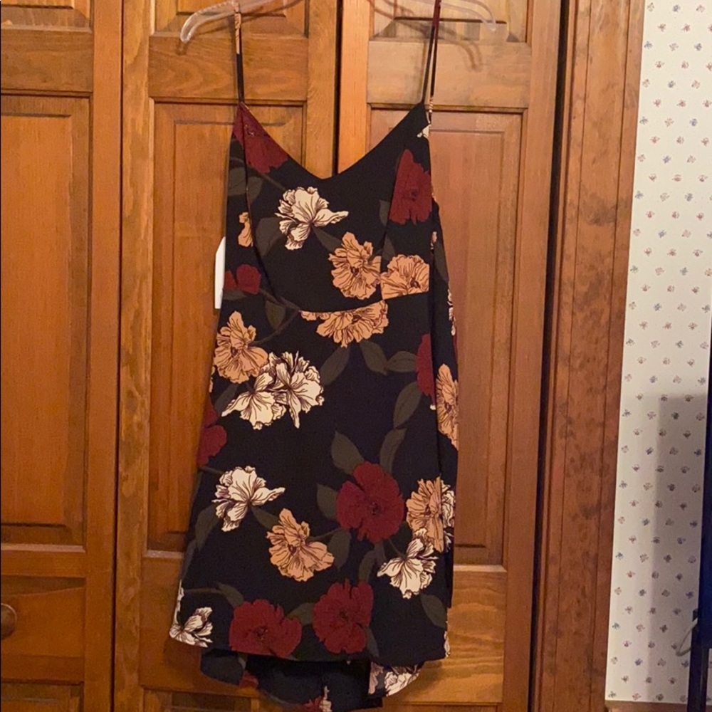 Super cute short flowy dress
